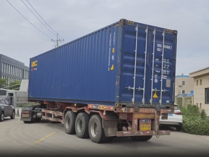 PF1210反擊破、3YA2160振動篩運往上海港發(fā)往南非