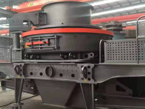 立式?jīng)_擊破碎機怎么樣？怎么解決出分粉高的問題？